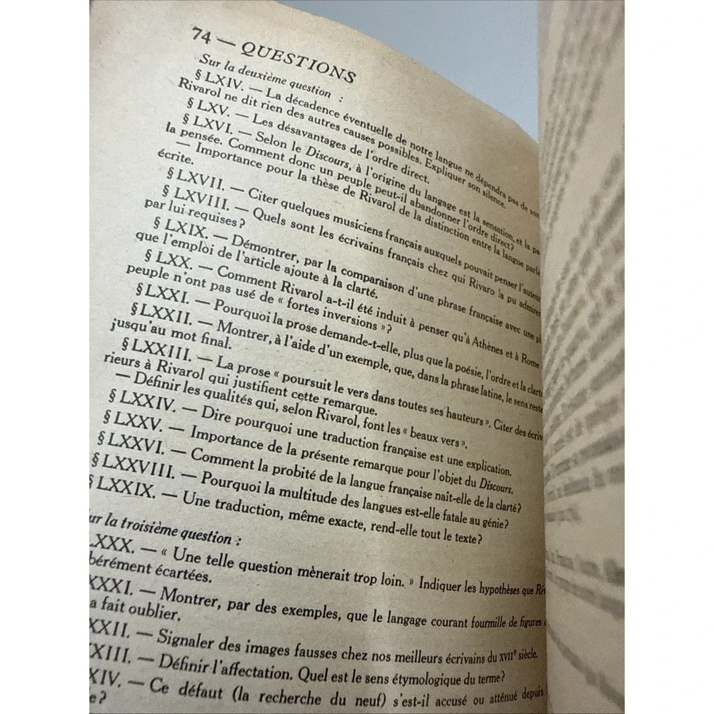 Discourse de‎ la méthode by René Descartes French Philosophical Book. Larousse.